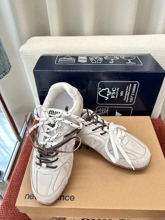 New Balance X Miu Miu 530 SL suede sneakers - Picture 9 of 9